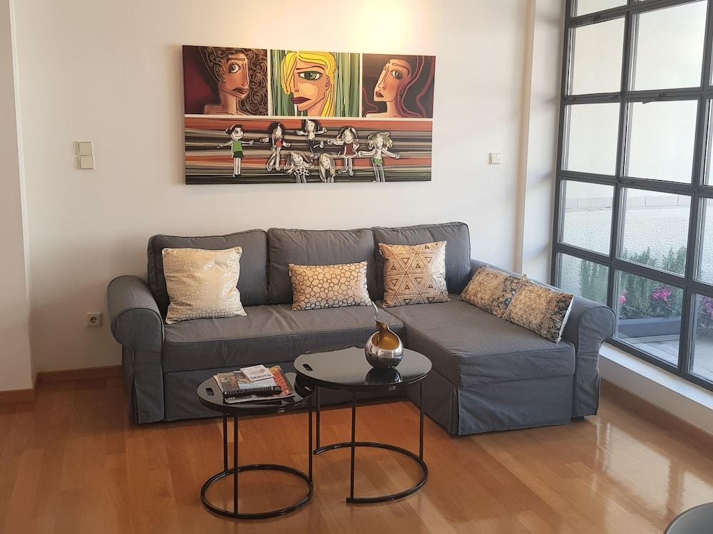 75 négyzetméteres, 3 hálószobás, 2 saját fürdőszobával rendelkező Apartman Acropolis - Koukaki terü Athén Kültér fotó