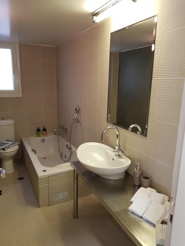 75 négyzetméteres, 3 hálószobás, 2 saját fürdőszobával rendelkező Apartman Acropolis - Koukaki terü Athén Kültér fotó